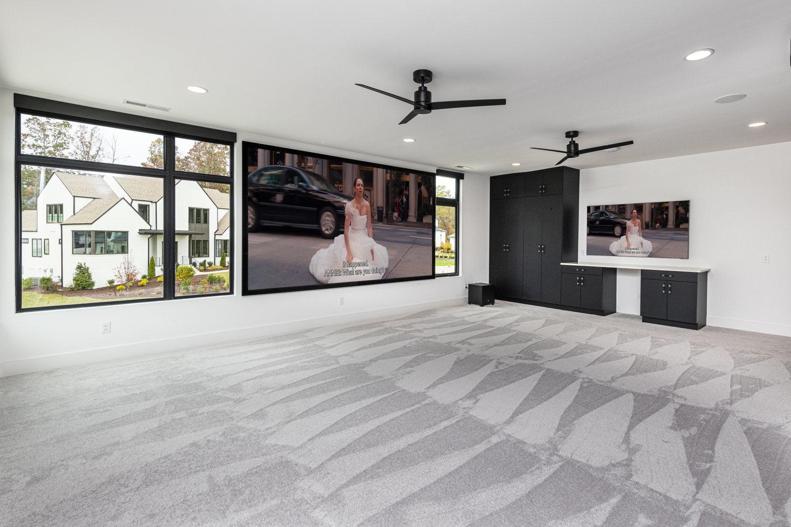 Dual Screen Theater