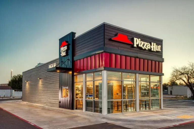 Pizza Hut Restaurant in Raleigh, North Carolina